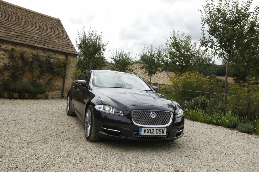  Jaguar XJ 2012 года  (UK) (фото 62 из 121)